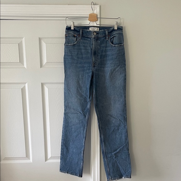 Abercrombie & Fitch Denim - Abercrombie & Fitch The 90’s Straight Ultra High Rise Jean Size 28/6R